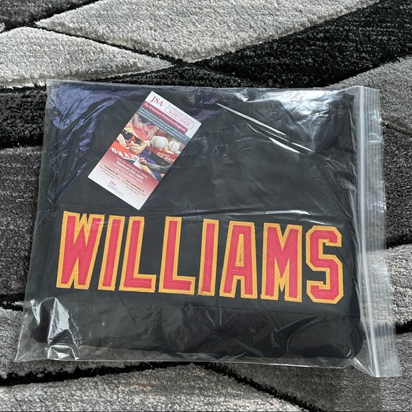 Damien Williams Autographed Jersey - Picture 2 of 3